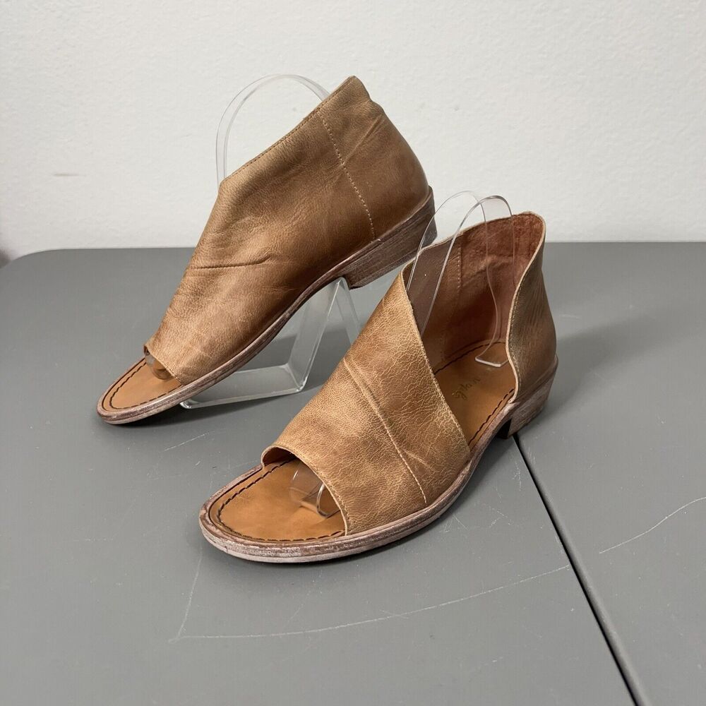 Free People Mont Blac Flat Sandal Women EU 39 US 8.5 Biege Leather Open Toe